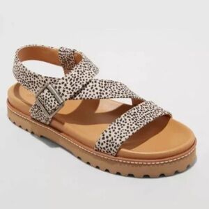 Universal Thread Black Beige Platform Footbed Sandals